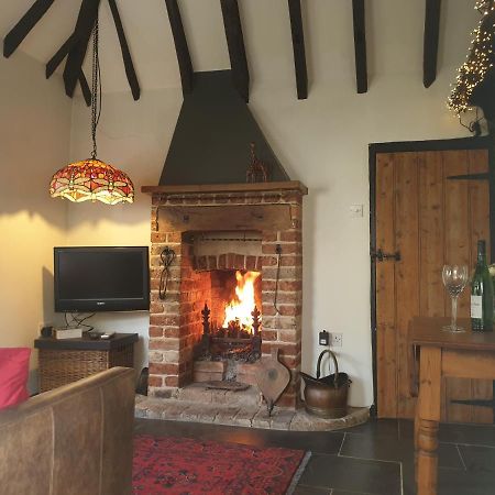 Delightful Cottage On The River Adur Close To Brighton & The Downs No Dogs Sorry Upper Beeding Экстерьер фото