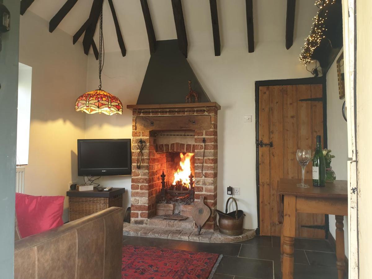 Delightful Cottage On The River Adur Close To Brighton & The Downs No Dogs Sorry Upper Beeding Экстерьер фото