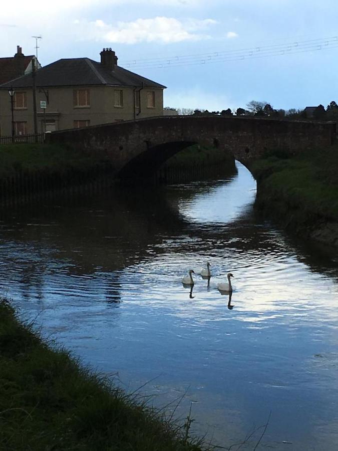 Delightful Cottage On The River Adur Close To Brighton & The Downs No Dogs Sorry Upper Beeding Экстерьер фото