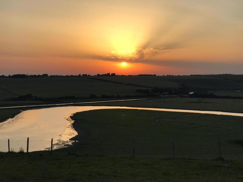 Delightful Cottage On The River Adur Close To Brighton & The Downs No Dogs Sorry Upper Beeding Экстерьер фото