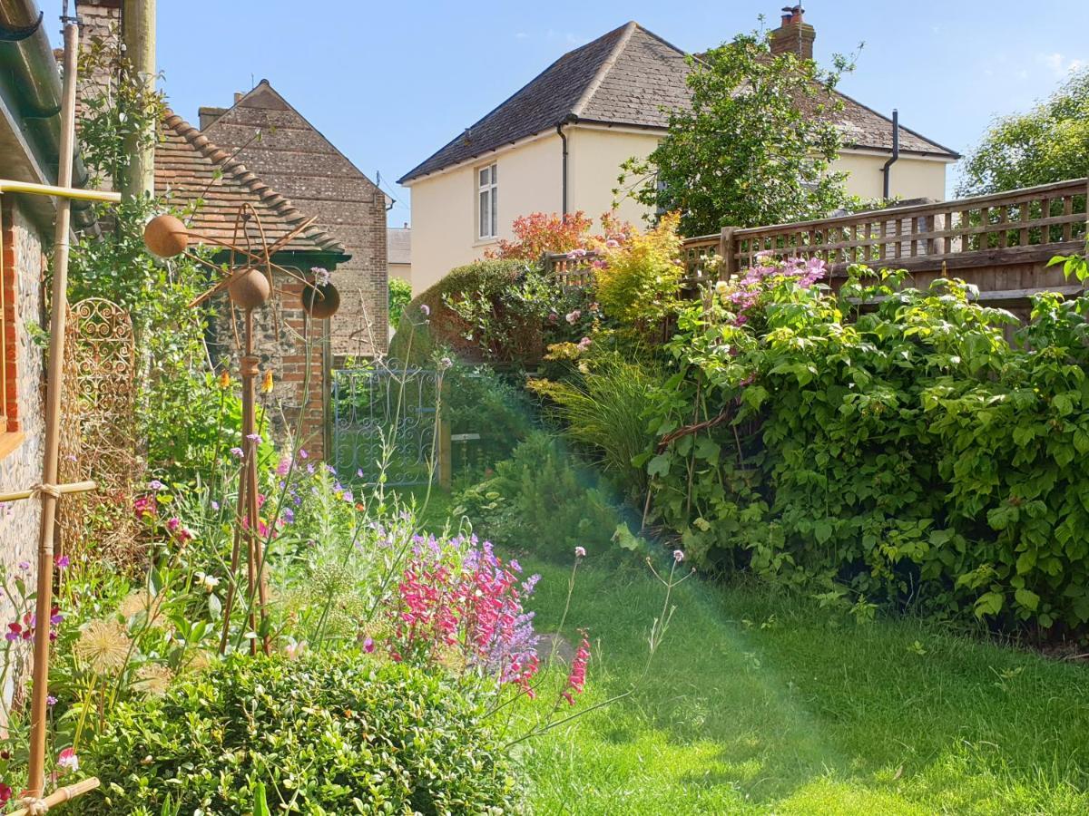 Delightful Cottage On The River Adur Close To Brighton & The Downs No Dogs Sorry Upper Beeding Экстерьер фото